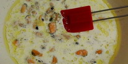 Шаг 4: риса с мидиями в соусе