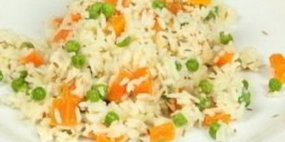 Шаг 5: риса с морковью и горошком