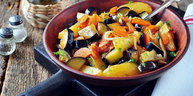 Рецепт жареной картошки с баклажанами