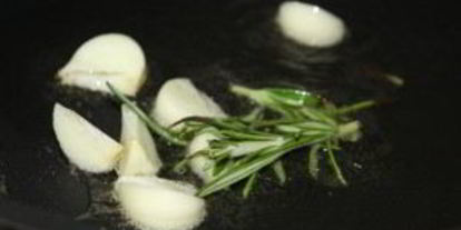 Шаг 2: жареного картофеля с розмарином