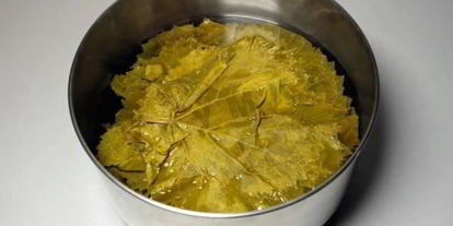 Шаг 1: долмы из баранины и булгура под мятным соусом