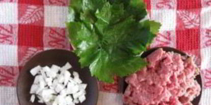 Шаг 1: долмы из свежих листьев винограда