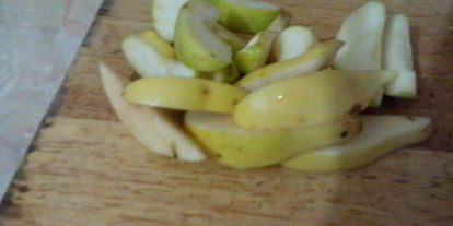 Шаг 7: голубцов с айвой и яблоком