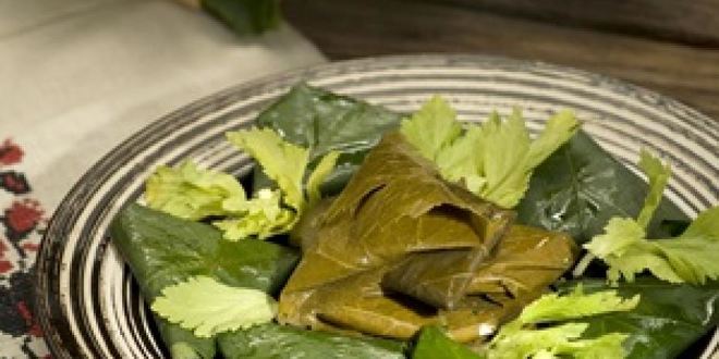 Рецепт Голубцов с творогом в виноградных листьях