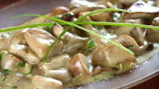 Рецепт Белых грибов тушенных в сливочном соусе