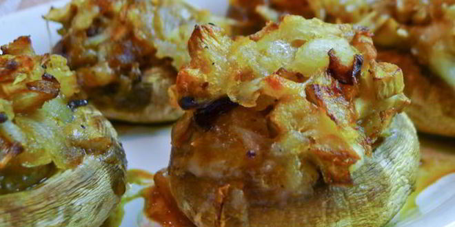 Рецепт фаршированных шампиньонов с картошкой и беконом