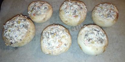 Шаг 8: фаршированных шляпок шампиньончиков