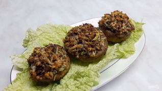 Рецепт Грибов, фаршированных орехами и сыром