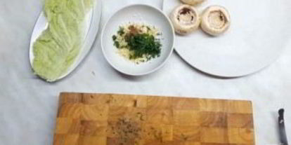 Шаг 1: грибов, фаршированных орехами и сыром