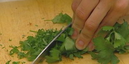 Шаг 2: грибов с горчицей, маслом и петрушкой на гриле