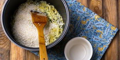 Шаг 1: шампиньонов, фаршированных хрустящими бородинскими отрубями