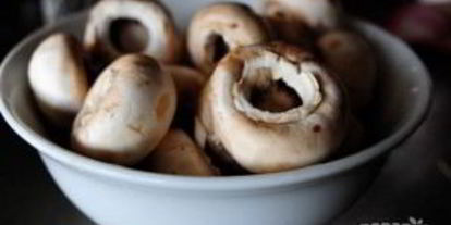 Шаг 3: шампиньонов под сыром в духовке