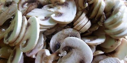 Шаг 1: шампиньонов с грецкими орехами