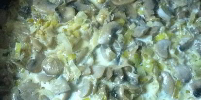 Шаг 12: шампиньонов в вине и сливках