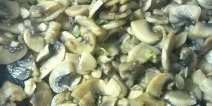 Шаг 8: шампиньонов в вине и сливках