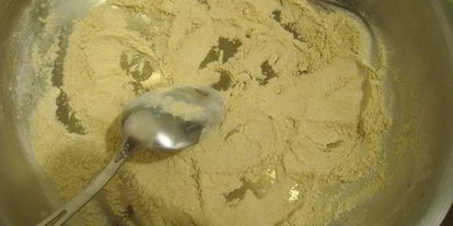 Шаг 3: шампиньонов запеченных под сметанно-сырным соусом