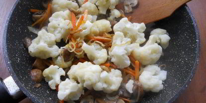 Шаг 4: шампиньонов жареных с цветной капустой