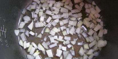 Шаг 2: тушеных грибов в мультиварке