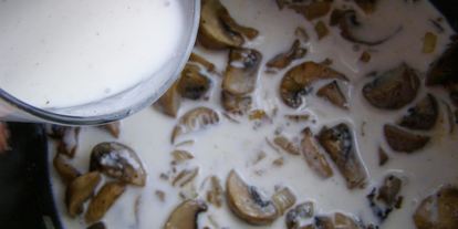 Шаг 7: тушеных грибов в мультиварке