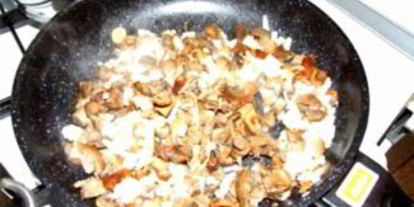 Шаг 3: волнушек, жареных в сметанном соусе