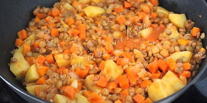 Шаг 6: гуляша из картофеля и чечевицы