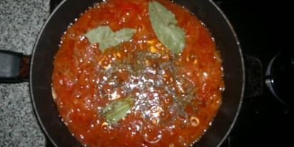 Шаг 1: гуляша из колбасы