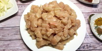 Шаг 1: гуляша из курицы с пюре из цветной капусты