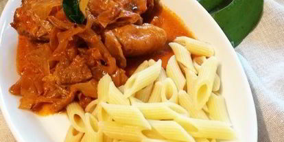 Шаг 4: гуляша из курицы со свежей капустой