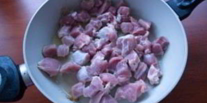 Шаг 2: гуляша из свинины с овощами