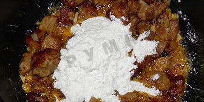 Шаг 5: гуляша из свинины в мультиварке