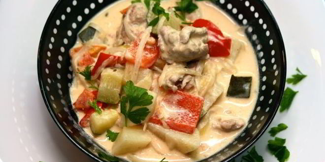 Рецепт гуляша в сметанном соусе