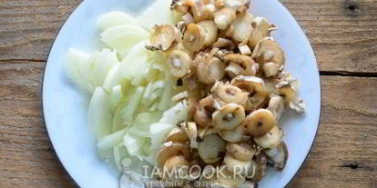 Шаг 4: куриного гуляша с грибами в соусе