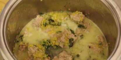 Шаг 10: томленого в сельдерее гуляш с булгуром