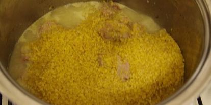 Шаг 9: томленого в сельдерее гуляш с булгуром