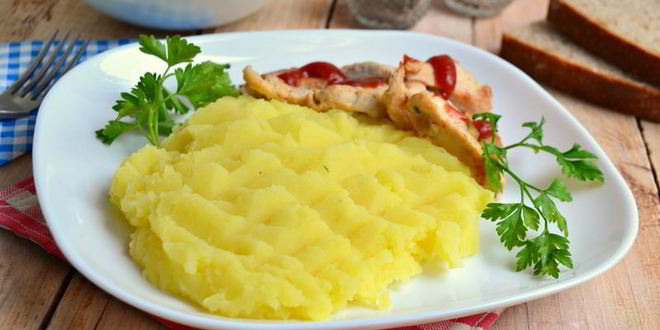 Рецепт картофельного пюре с луком и куркумой