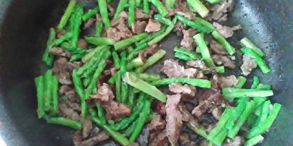 Шаг 1: китайской лапши с говядиной в соусе терияки