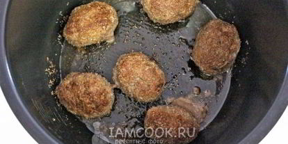 Шаг 8: котлет из фарша в мультиварке