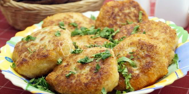Рецепт котлет из куриного фарша с сыром
