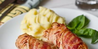 Шаг 6: куриных котлет с яблоками в беконе