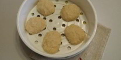 Шаг 4: рыбных котлет на пару в мультиварке