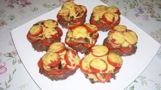 Рецепт Запеченных котлет с овощами и с сыром