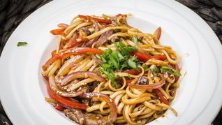 Рецепт Лапши удон с говядиной и овощами