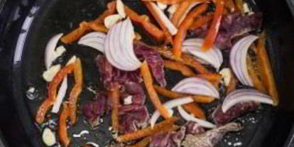 Шаг 2: лапши удон с говядиной и овощами