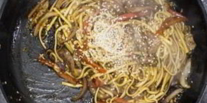 Шаг 3: лапши удон с говядиной и овощами