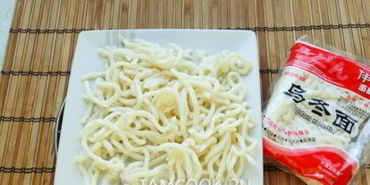 Шаг 7: лапши удон с кальмаром и овощами