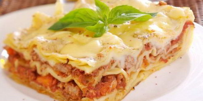 Рецепт мясной лазаний пода белыма соусома