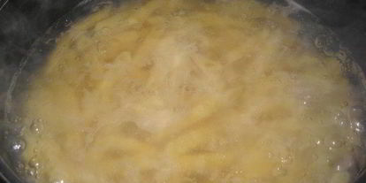 Шаг 1: макарон с шампиньонами