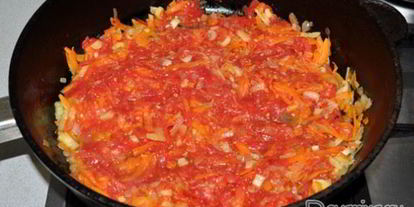 Шаг 1: макарон с тушенкой в томатном соусе