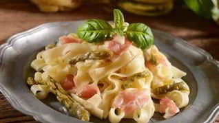 Рецепт Пасты из цельной пшеницы со спаржей и пармской ветчиной