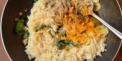 Шаг 5: пасты орзо со шпинатом